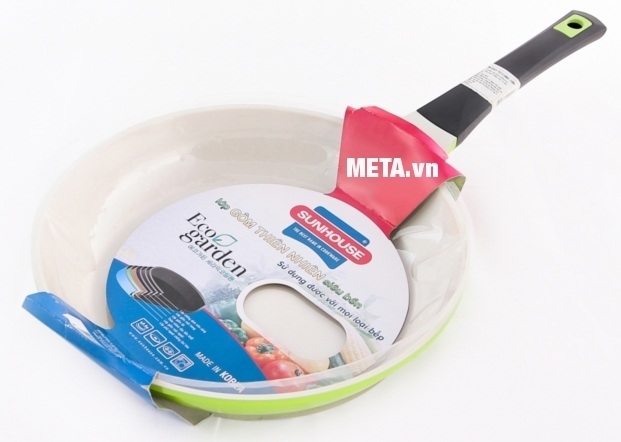 Chảo ceramic đáy từ Sunhouse CSMC30N làm từ hợp kim nhôm siêu bền tránh va đập.