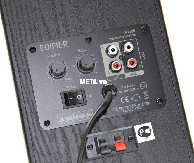 Cổng kết nối và núm điều khiển của loa 2.0 Edifier R1100