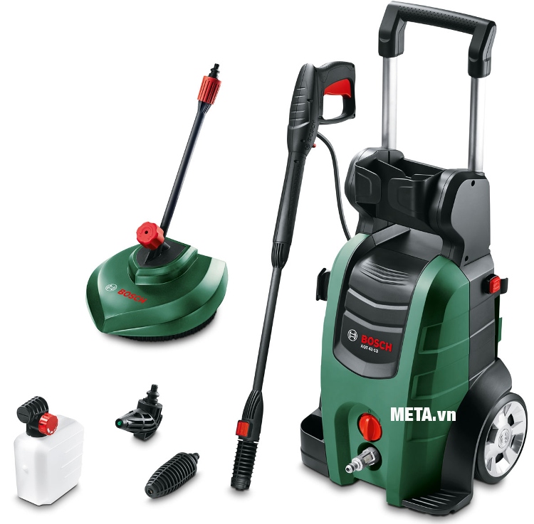 Máy rửa xe gia đình Bosch AQT 42-13 và các phụ kiện đi kèm.