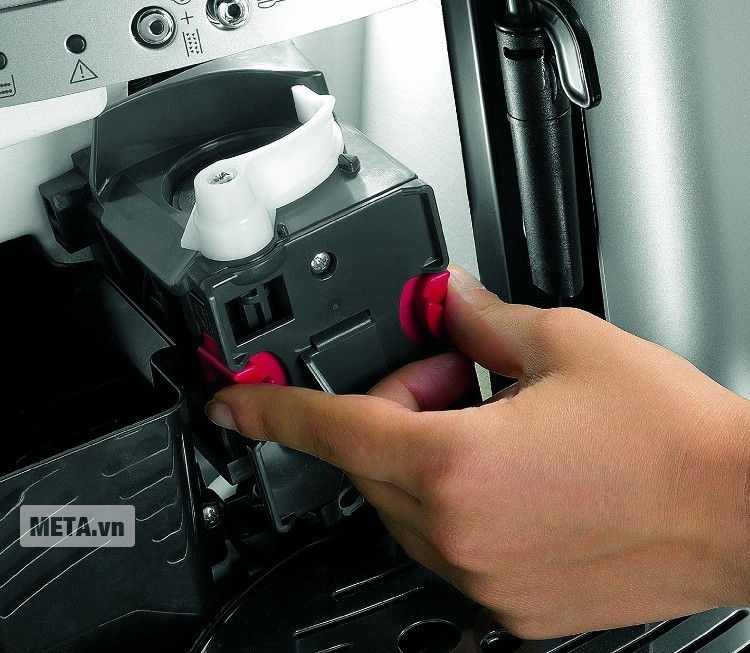 Máy pha cà phê Delonghi ESAM3000.B dùng được với cà phê hạt hoặc cà phê xay.