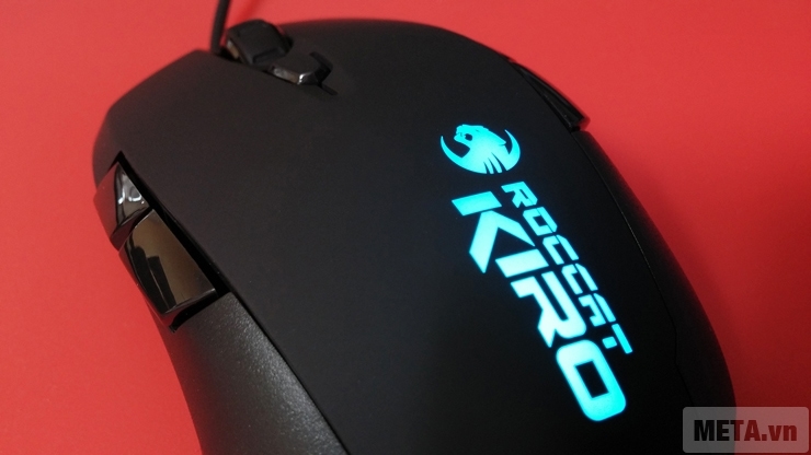 Thiết kế logo nhiều màu của chuột máy tính Roccat Kiro.