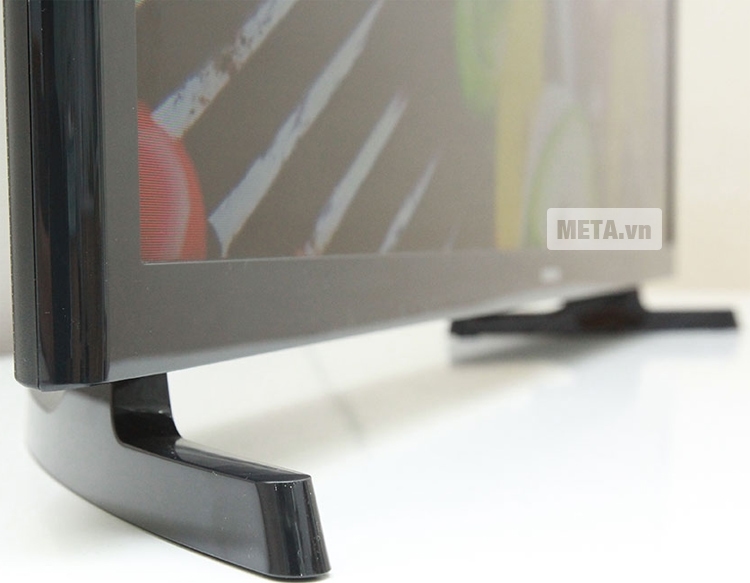 Tivi internet Samsung 32 inch UA32J4303AKXXV được thiết kế chân đế chắc chắn.
