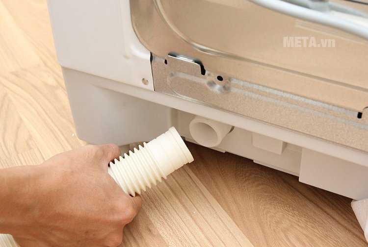 Lỗ cắm ống thoát nước.