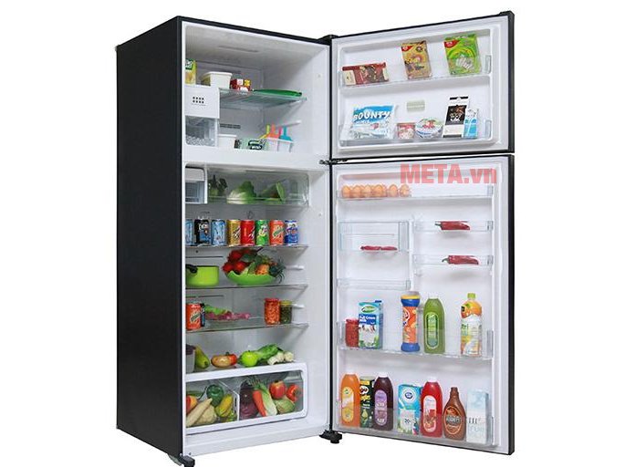 Bên trong tủ rất rộng rãi, đựng được rất nhiều thực phẩm.