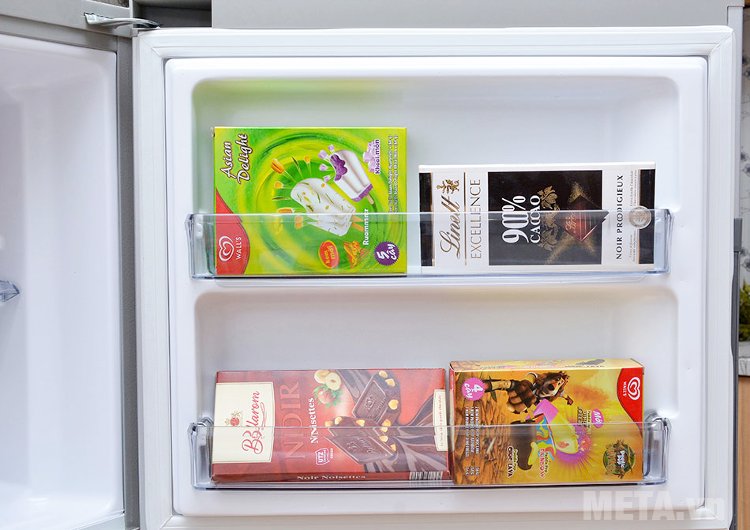 Tủ lạnh Panasonic NR-BJ176SSVN 152 lít có hệ thống khay kệ độ bền cao