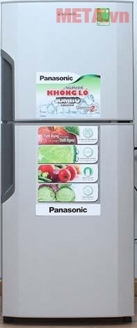 Tủ lạnh 167 lít Panasonic NR-BJ186SSVN được thiết kế với màu bạc sáng bóng.