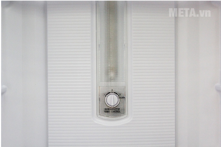 Tủ lạnh 167 lít Panasonic NR-BJ186SSVN sử dụng đèn led tiết kiệm điện năng. Tủ lạnh 167 lít Panasonic NR-BJ186SSVN sử dụng đèn led tiết kiệm điện năng.