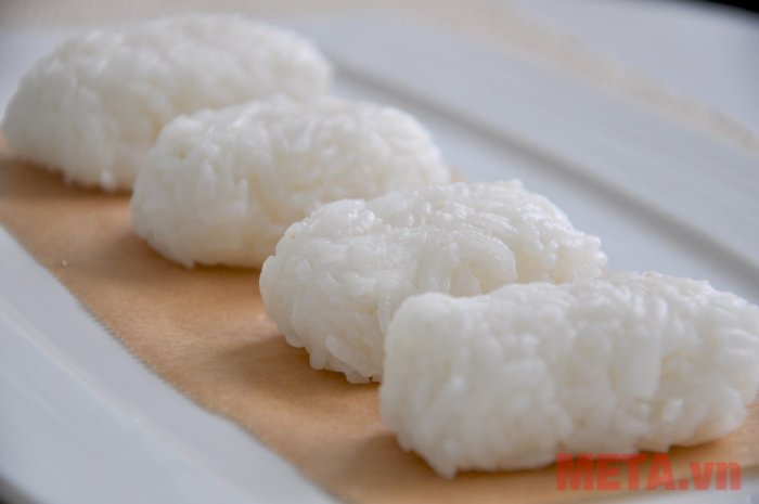 Gạo Suxi 2kg khi nấu chín gạo thơm, cho cơm trắng