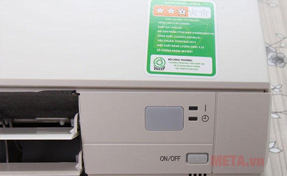Điều hòa Daikin 1 chiều 9000BTU FTNE25MV1V9/RNE25MV1V9 có nút tắt mở trên dàn lạnh