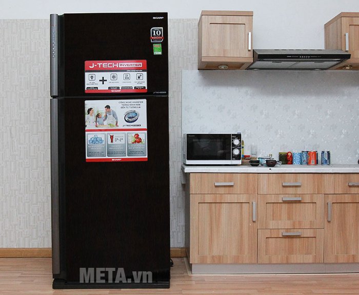 Tủ lạnh 585 lít Sharp SJ-XP590PG-BK có thiết kế mặt gương sang trọng