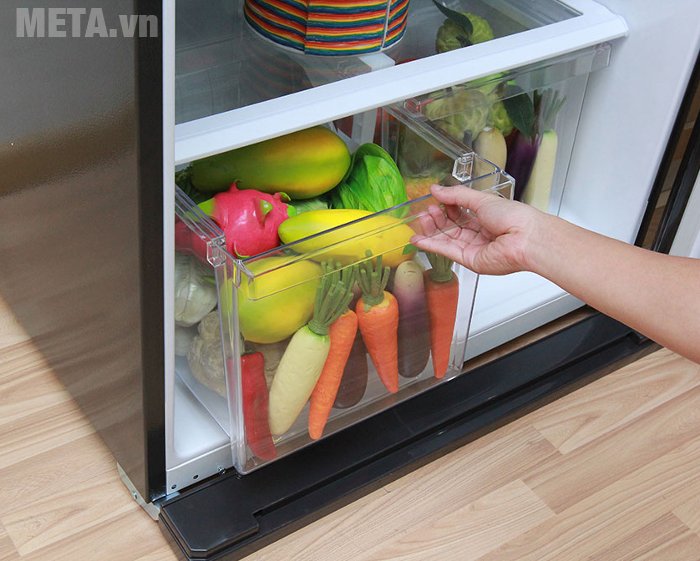 Tủ lạnh 585 lít Sharp SJ-XP590PG-BK có 2 ngăn đựng rau quả riêng biệt