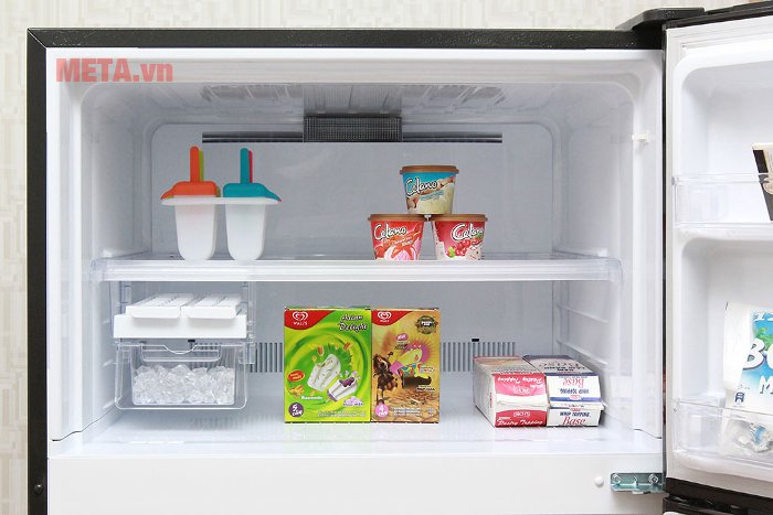 Tủ lạnh 585 lít Sharp SJ-XP590PG-BK thiết kế ngăn đá trên