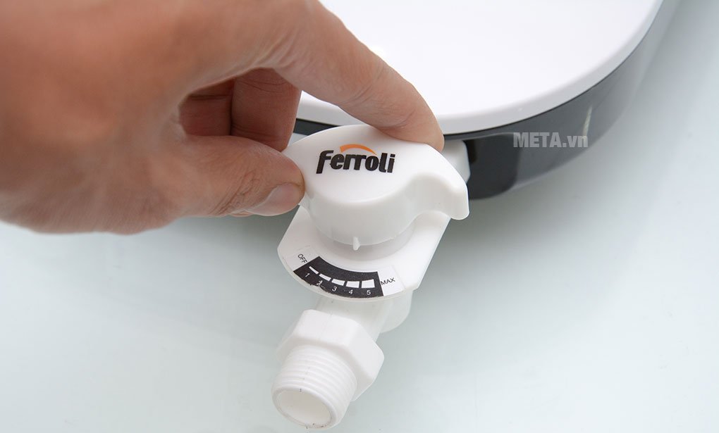 Máy nước nóng trực tiếp Ferroli DIVO SDN có núm vặn điều chỉnh lưu lượng nước