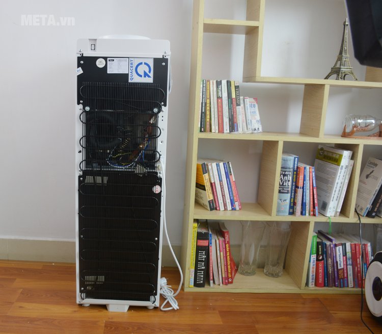Mặt sau của cây nước nóng lạnh cao cấp Midea YL1631S-B thiết kế tiện lợi