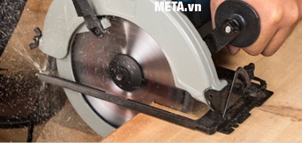 Máy cưa đĩa 1100W DCA AMY02-185 (M1Y-FF02-185) cho đường cắt đẹp mắt và chính xác.