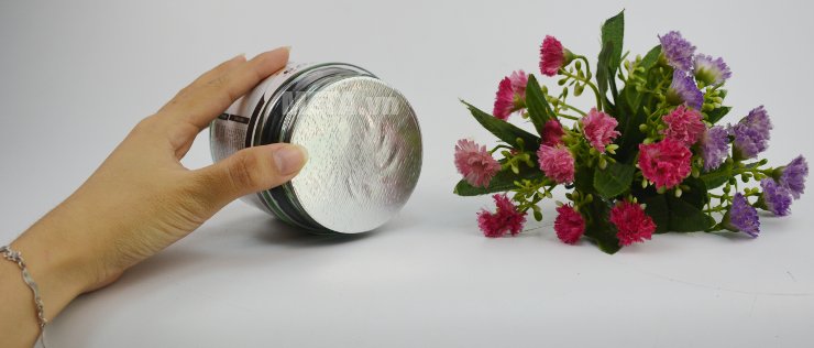 Lọ tỏi đen Blaga được đóng kín, bảo quản tốt