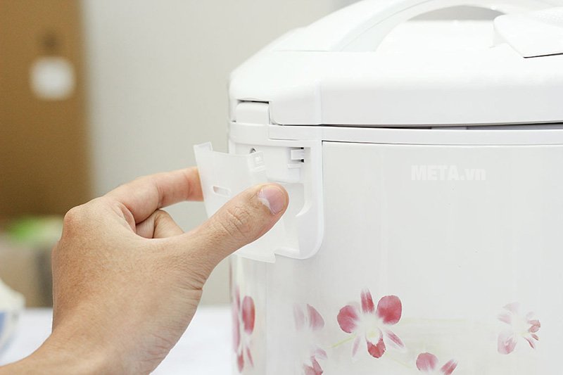 Nồi cơm điện nắp gài Panasonic SR-MEV18 - 1.8 lít có khay chứa nước trào  Nồi cơm điện nắp gài Panasonic SR-MEV18 - 1.8 lít có khay chứa nước trào