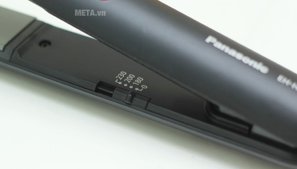 Máy tạo kiểu tóc Panasonic EH-HV20-K645 có nhiều mức nhiệt độ Máy tạo kiểu tóc Panasonic EH-HV20-K645 có nhiều mức nhiệt độ