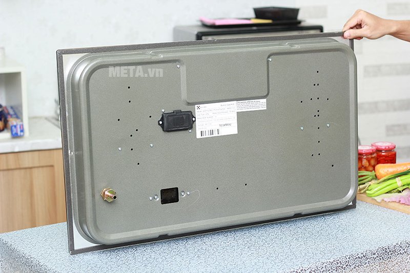 Bếp âm Electrolux EGT7627EG có thiết kế âm dưới bàn bếp