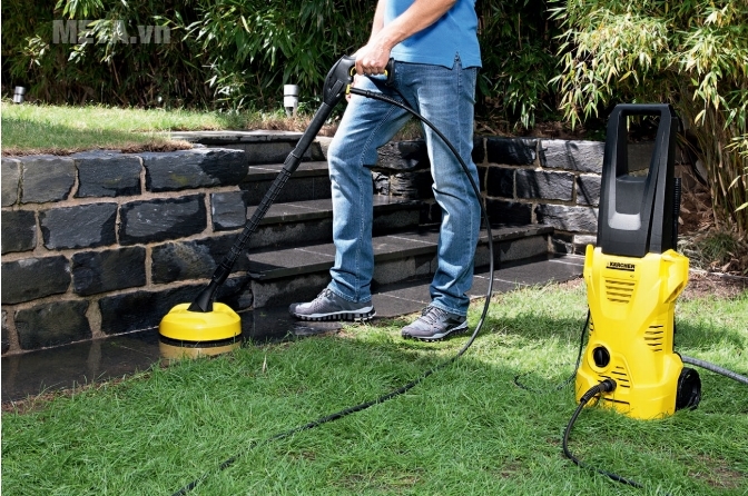 Máy phun rửa áp lực cao Karcher K2 Car - T150 với nhiều đầu súng đa dạng