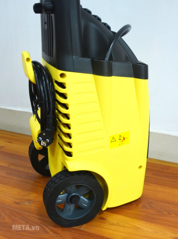 Máy rửa xe V-JET VJ 130 với bánh xe giúp dễ dàng di chuyển Máy rửa xe V-JET VJ 130 với bánh xe giúp dễ dàng di chuyển