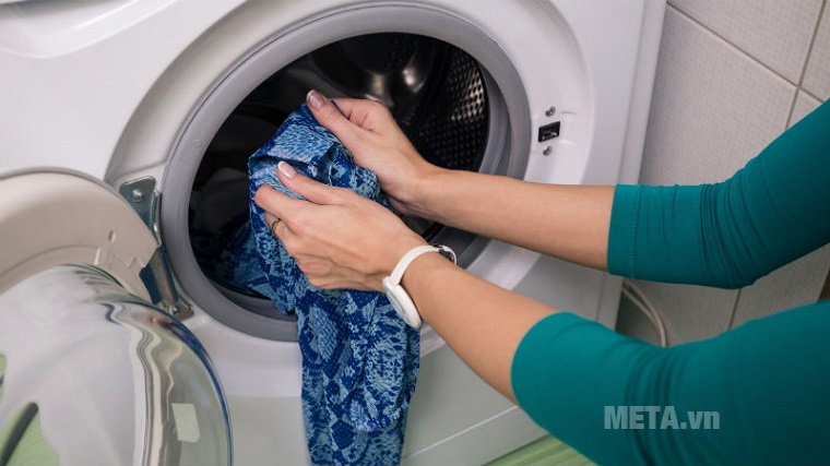 Máy giặt có khả năng cho thêm quần áo vào khi máy đang hoạt động