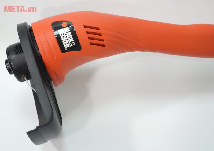 Máy cắt cỏ cầm tay Black&Decker GL300 có thân máy chắc chắn