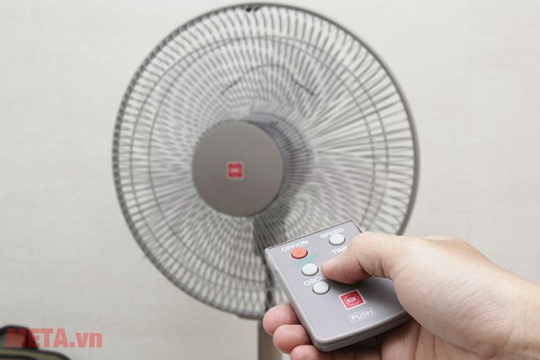 Quạt đứng KDK N30NH có điều khiển từ xa tiện dụng 