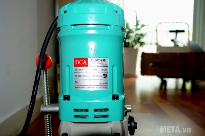 Máy khoan rút lõi bê tông DCA AZZ02-250 (Z1Z-FF02-250) mạnh mẽ với công suất 3800W