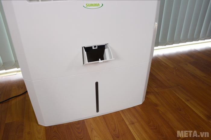 Dung tích bình chứa nước làm mát lớn