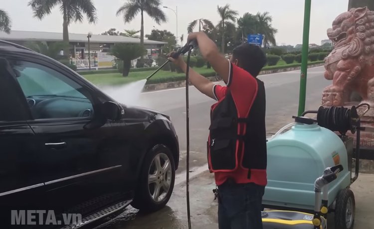 Máy rửa xe tự ngắt Jeeplus JPS-F500 rửa được 20 - 30 ô tô/ngày Máy rửa xe tự ngắt Jeeplus JPS-F500 rửa được 20 - 30 ô tô/ngày