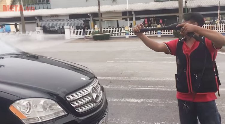 Máy rửa xe tự ngắt Jeeplus JPS-F727 giúp rửa xe ô tô cực nhanh Máy rửa xe tự ngắt Jeeplus JPS-F727 giúp rửa xe ô tô cực nhanh