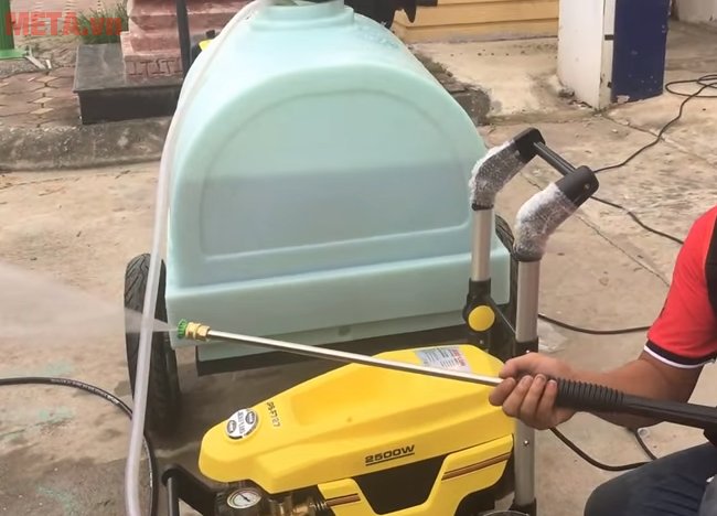 Máy rửa xe tự ngắt Jeeplus JPS-F727 phun ra tia nước mạnh mẽ Máy rửa xe tự ngắt Jeeplus JPS-F727 phun ra tia nước mạnh mẽ