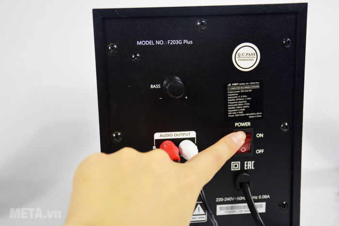 Mở nguồn lên và chơi nhạc nào! 