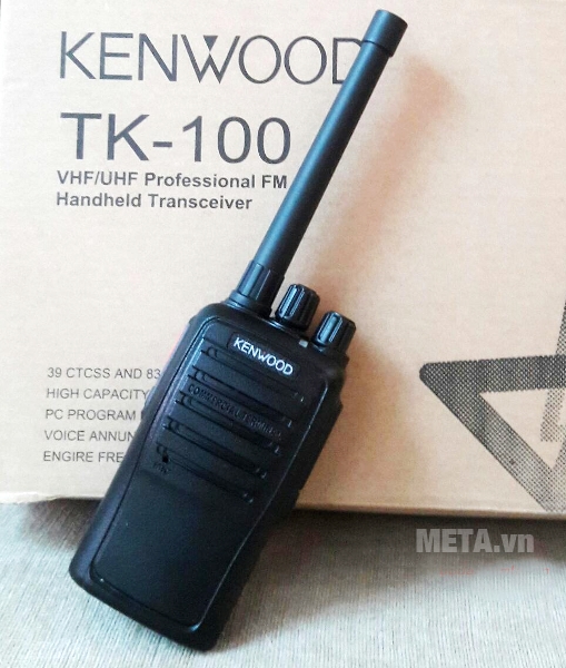 Bộ đàm Kenwood TK 100 kết nối trong phạm vi 2km - 4km