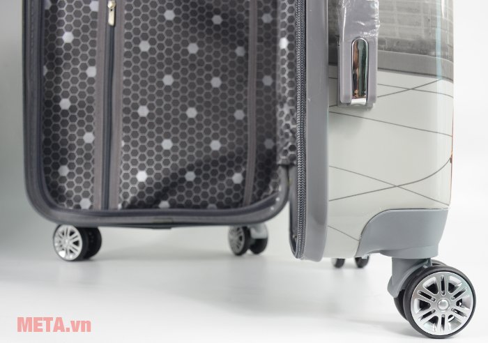 Vali nhựa VLN PC-03 20 inch có bánh xe giúp dễ dàng di chuyển 