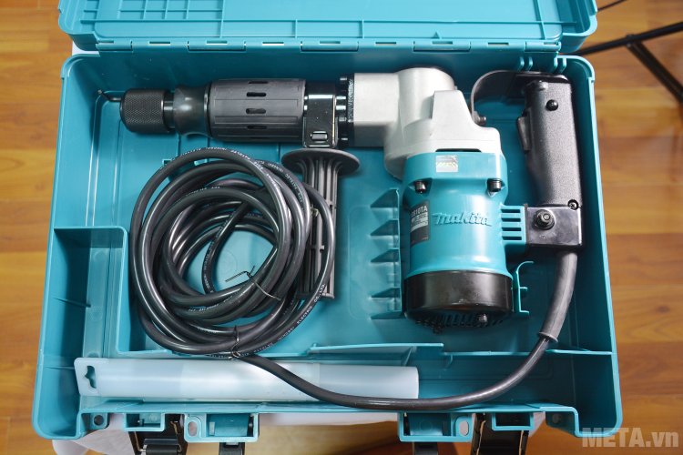 Máy đục bê tông Makita HM0810TA được xếp gọn gàng trong hộp 