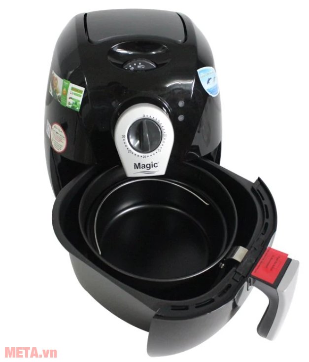 Nồi chiên nướng chân không Magic A71 có tráng lớp chống dính ở lòng nồi Nồi chiên nướng chân không Magic A71 có tráng lớp chống dính ở lòng nồi