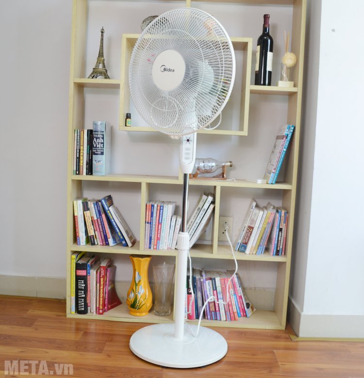 Quạt cây Midea FS40-16JR có 3 tốc độ gió  Quạt cây Midea FS40-16JR có 3 tốc độ gió