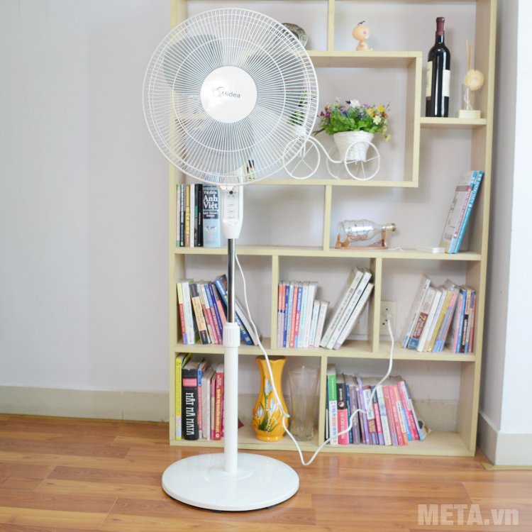 Quạt cây Midea FS40-16JR dùng điện áp 220V - 50hz Quạt cây Midea FS40-16JR dùng điện áp 220V - 50hz