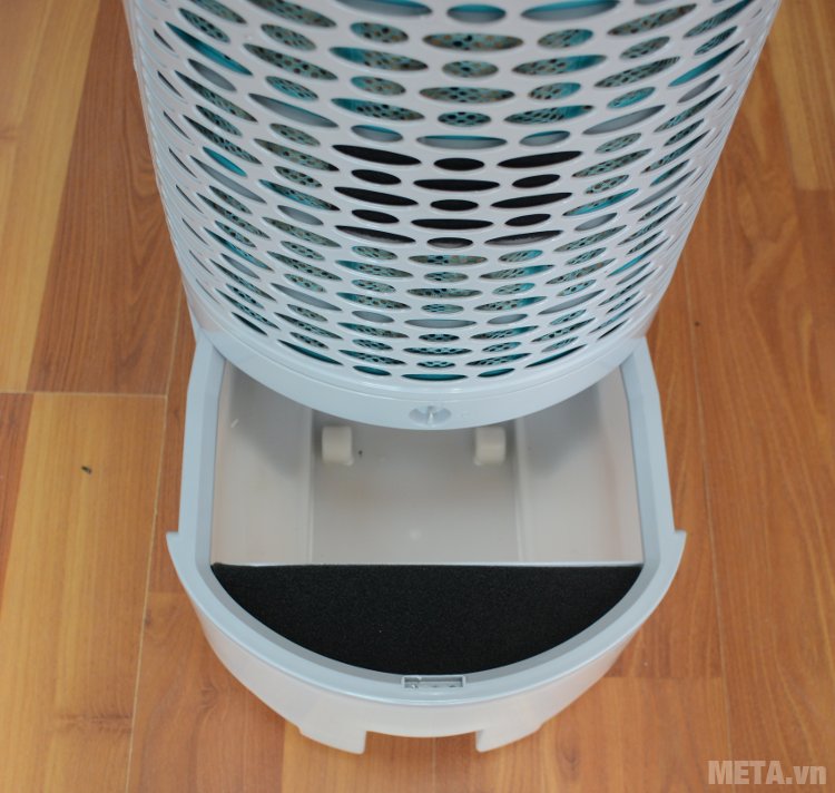 Bình đựng nước của máy làm mát Symphony Silver i có dung tích lên tới 9 lít Bình đựng nước của máy làm mát Symphony Silver i có dung tích lên tới 9 lít