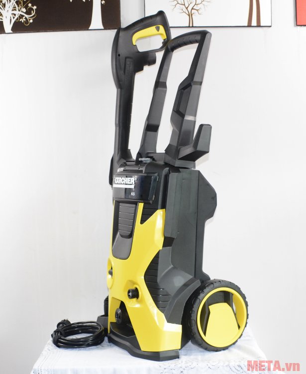 Máy phun áp lực cao Karcher K5 có mô tơ từ hoạt động với độ ồn thấp 