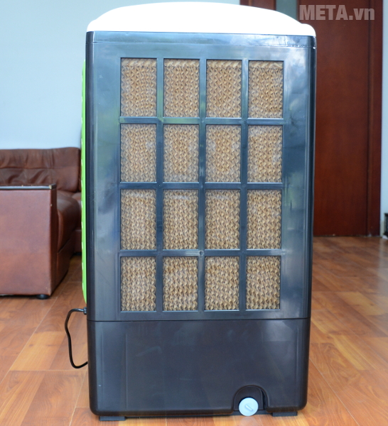 Phía mặt sau của máy làm mát Sumika D35 (2017)