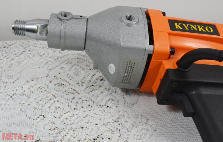 Máy khoan rút lõi bê tông Kynko Z1Z-KD45-90 có đầu lắp mũi khoan rắn chắc 