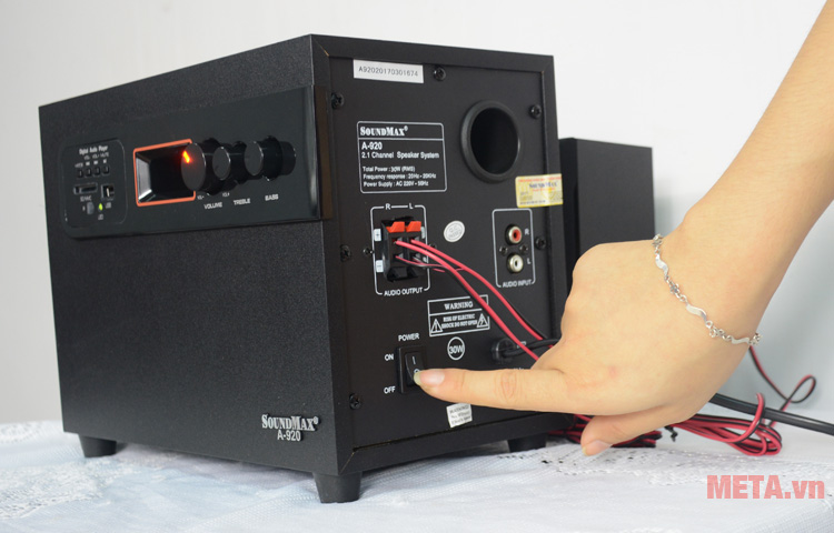 Nút nguồn của loa SoundMax A920 2.1 