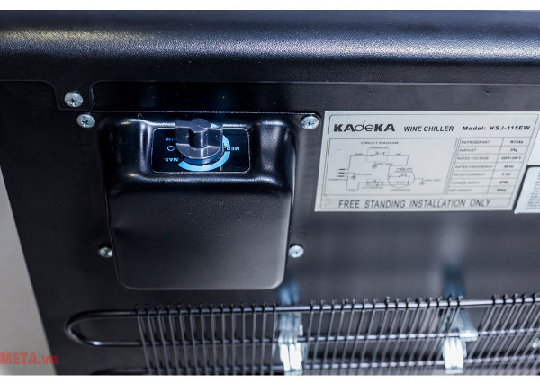 Tủ rượu Kadeka KJS-115EW có thể điều chỉnh nhiệt độ tủ phù hợp với số rượu trong tủ