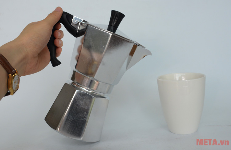  Ấm pha cà phê Bialetti Moka Express 6TZ BCM-1163 có tay cầm tiện lợi