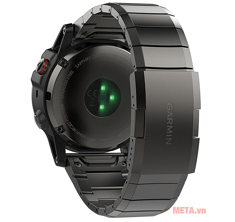  Vòng đeo tay theo dõi sức khỏe Garmin Fenix 5 Sate Gray có màn hình với đèn led giúp hiển thị rõ thông số