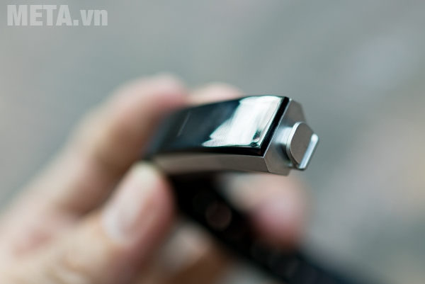 Bạn có thể thay đổi các dây đeo cho vòng tay Fitbit Alta dễ dàng Bạn có thể thay đổi các dây đeo cho vòng tay Fitbit Alta dễ dàng