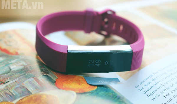 Vòng tay theo dõi sức khỏe Fitbit Alta HR xứng đáng là người bạn đồng hành sức khỏe của bạn Vòng tay theo dõi sức khỏe Fitbit Alta HR xứng đáng là người bạn đồng hành sức khỏe của bạn
